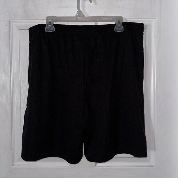 Like New Amazon Essential Shorts XL - Picture 2 of 3